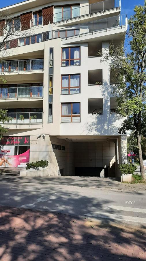 Apartament Luxon 4 Apartment
